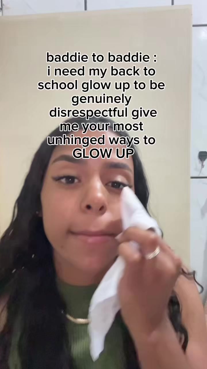 HELP #evergreen #glowup #skincareroutine #acne #creatorsearchinsights