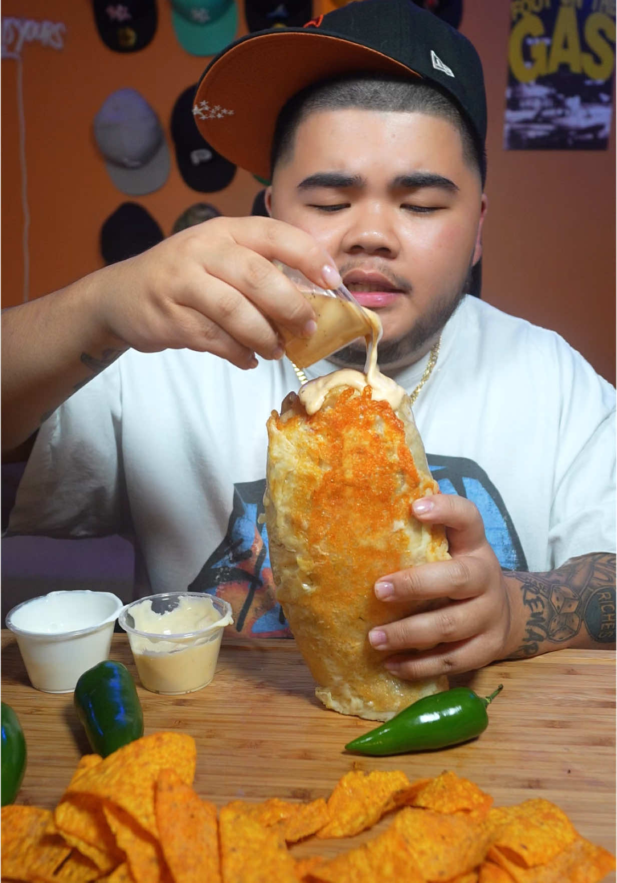 the best way to eat a @Chipotle Burrito 🌯 #foodie #foodscene #foodreels #fypシ #TasteTest #mukbang #FoodASMR #reviews...