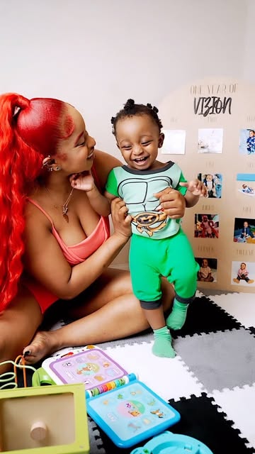 Hair day with @vizionsview 🥰 It’s pretty amazing to find hair care products created specifically for our little guys...