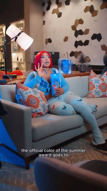 Blue raspberry might just be my new personality trait 🤭💙 Unlocked the color of the summer @jollyrancher #JRpartner...