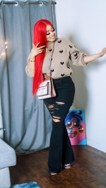 1 sweater 2 bottoms! What’s your pick?🥰 @temu has all the hidden gems for amazing prices! We loveee a budget friendl...