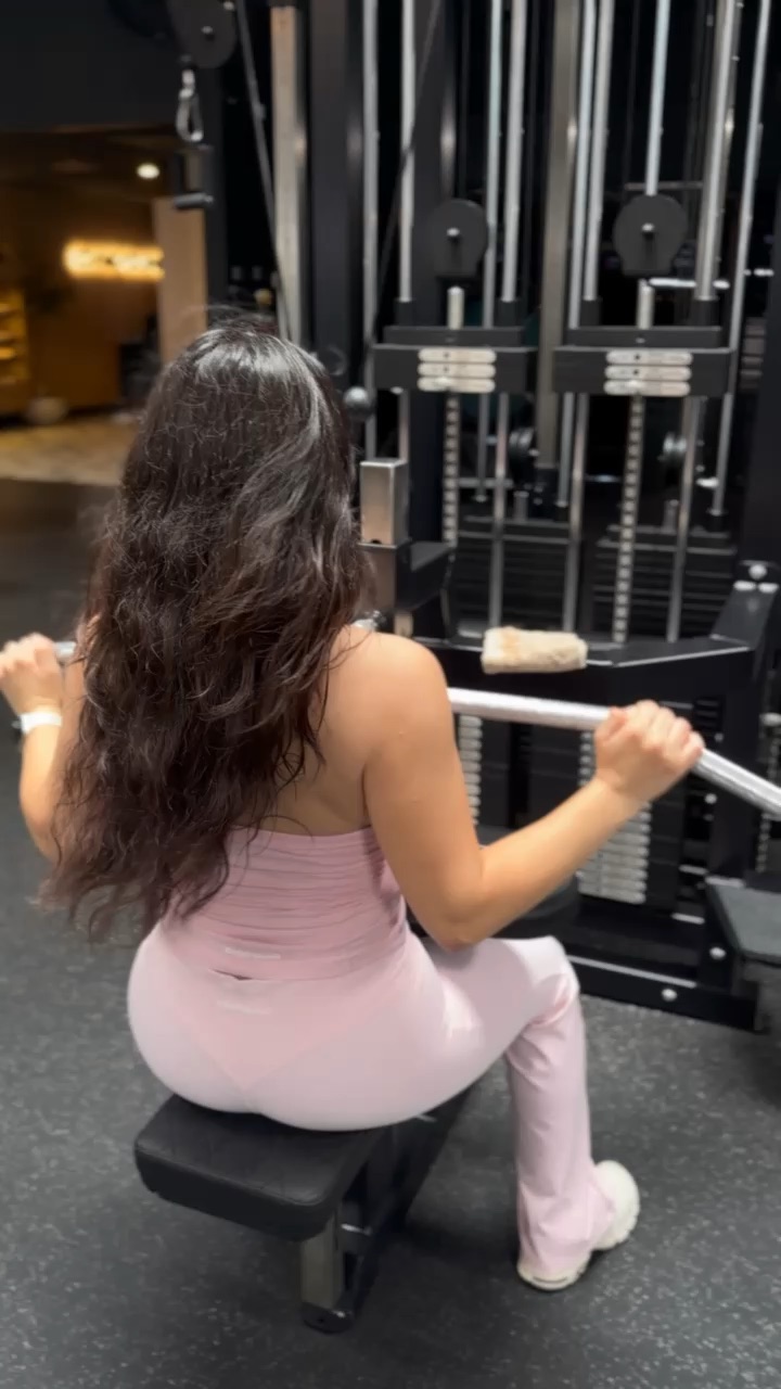 CVMPOUND pink workout set in action