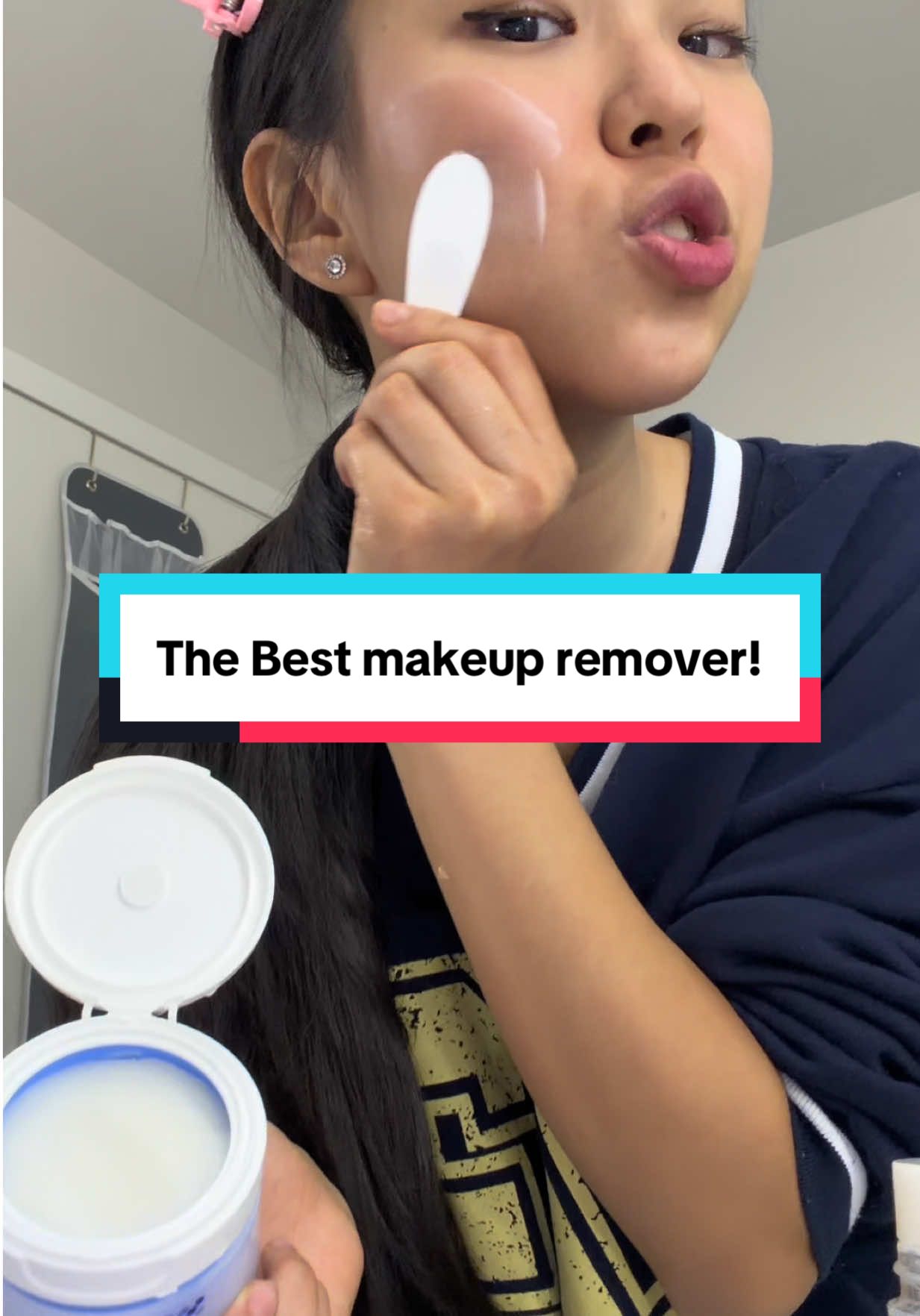 Best makeup remover I’ve ever used! #ddgcleansingbalm @ddg Beauty #vlog #college #makeup
