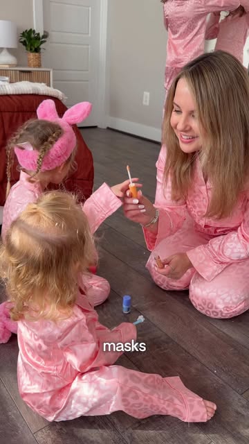 did someone say matching pajamas?! these @miabellegirls pink pajamas had me fully convinced to do a little spa night...