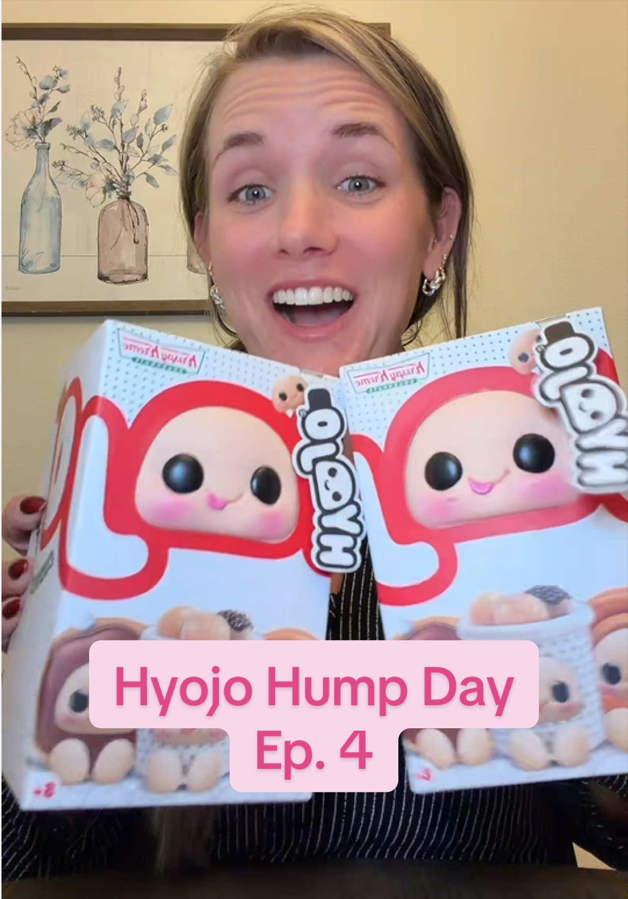 Can we find the ultra rare donut holes?! @Hyojo @Krispy Kreme #hyojohumpday #hyojounboxing #krispykremehyojo #blindbo...