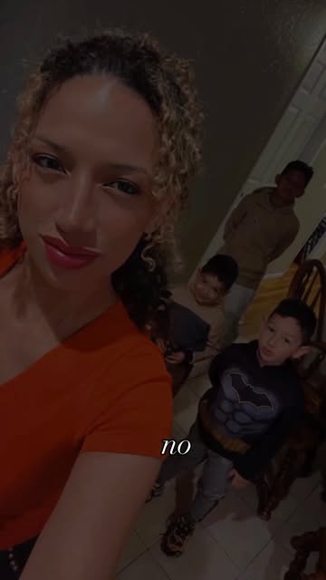 🌺💐🌷🌻 Cada una de estas fotos cuenta una parte de mi historia: momentos difíciles, aprendizajes y sueños que hoy c...