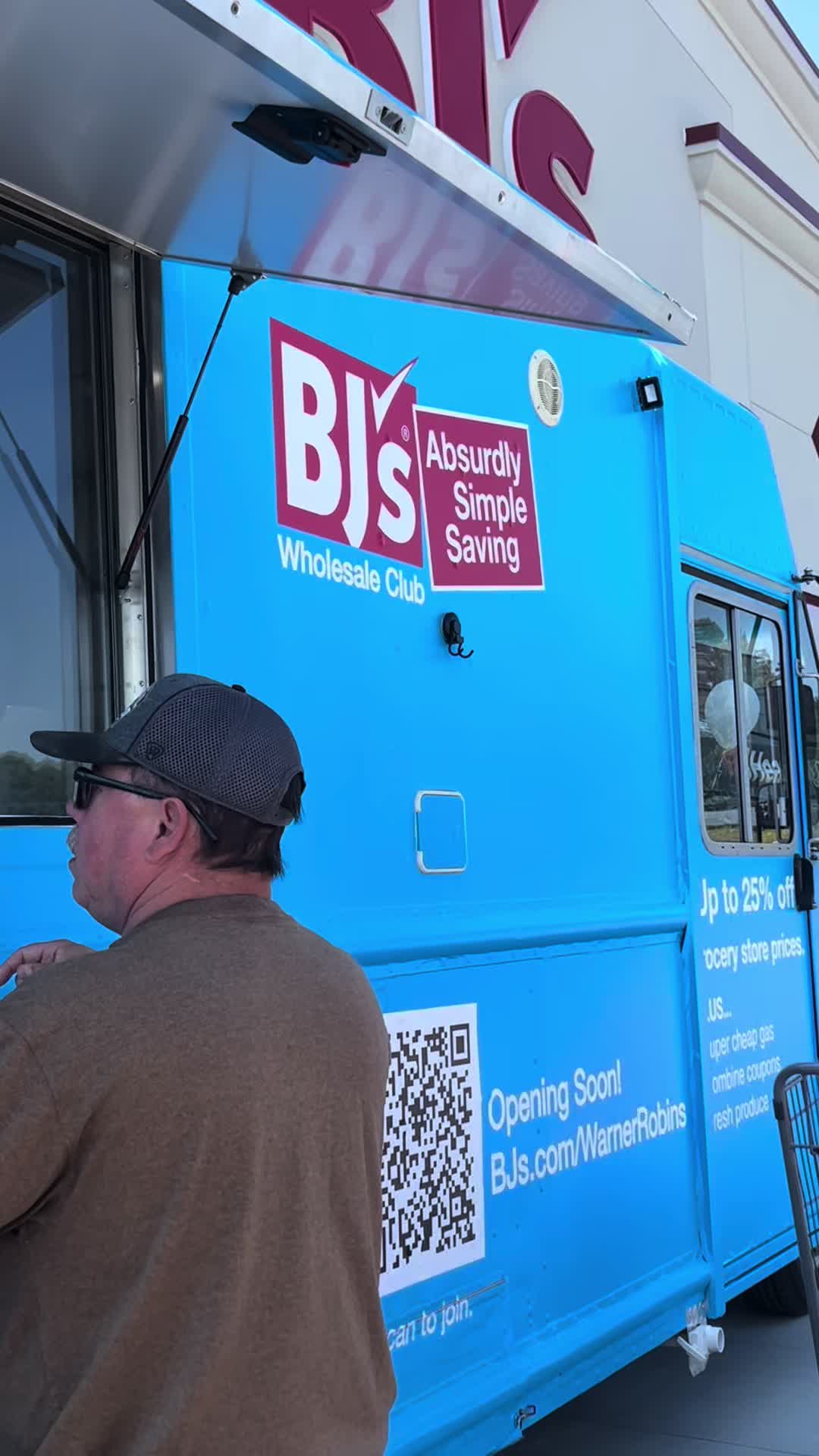 Who doesn’t love @BJ’s Wholesale Club 🥳😂 #freesample #bjswholesaleclub #deals #grandopening #wholesale @justicerene...