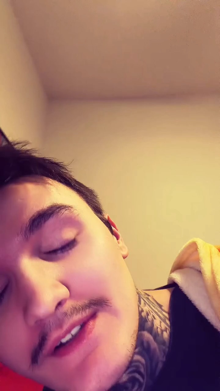 Vipfree Pillow