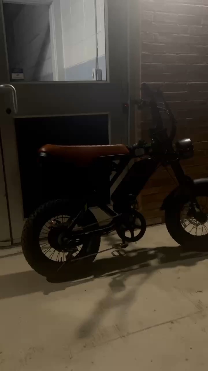 Moto riding