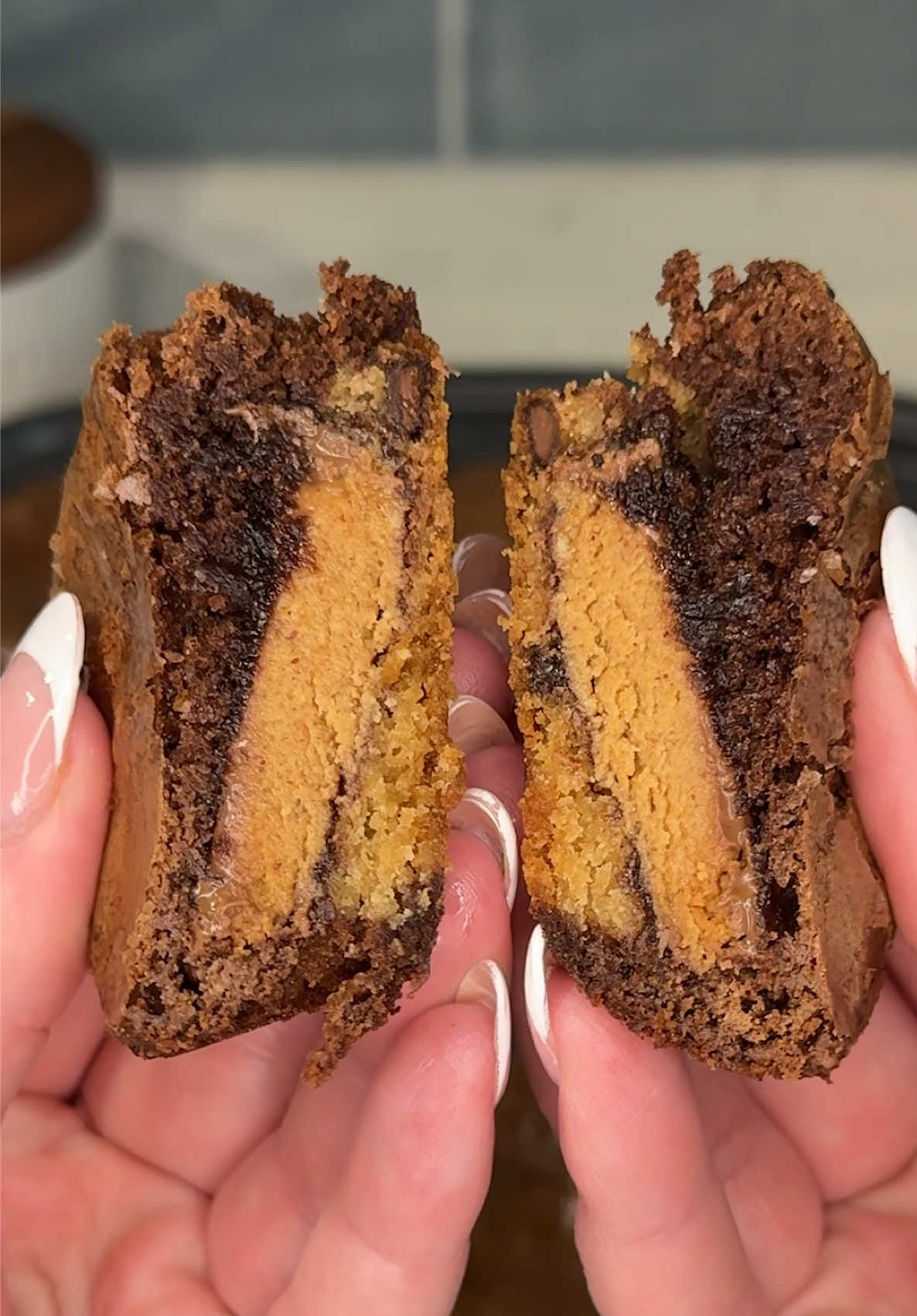 these viral reeses stuffed chocolate chip brookies were the perfect little treat after dinner 🍪🥜🍫 Ingredients: 12...