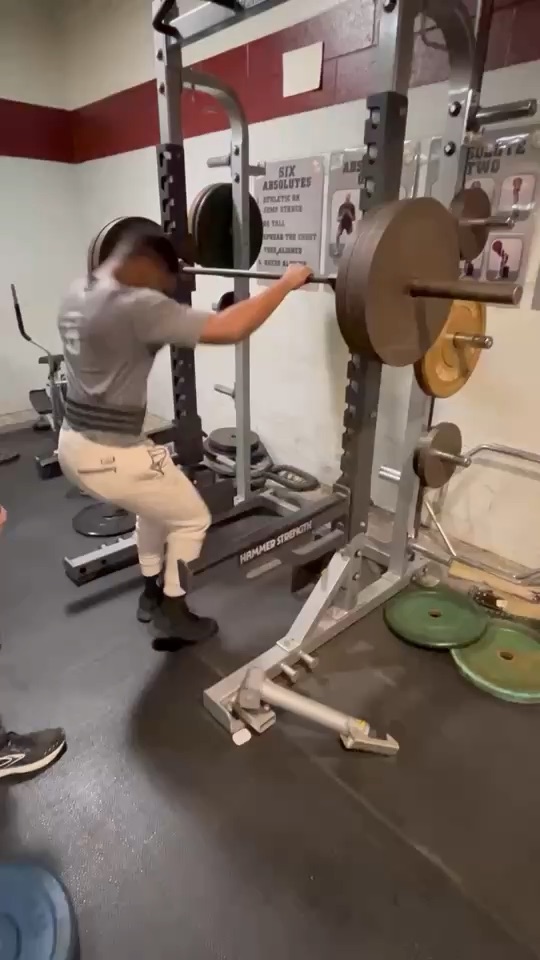 Old video of me hitting 315 squat at 16 years old