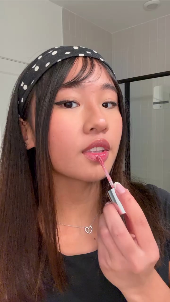 Paris Hilton Lipgloss UGC