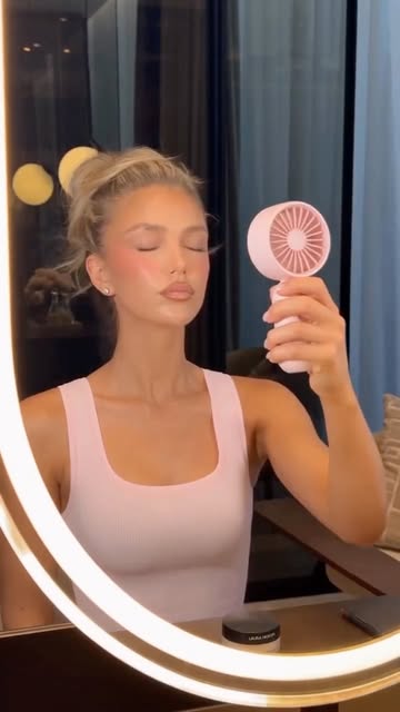 Me and my bestie got invited to a beach party so....GRWM 🫶🏼♥️ Now, y'all know I love me a good comfy pink set so I...