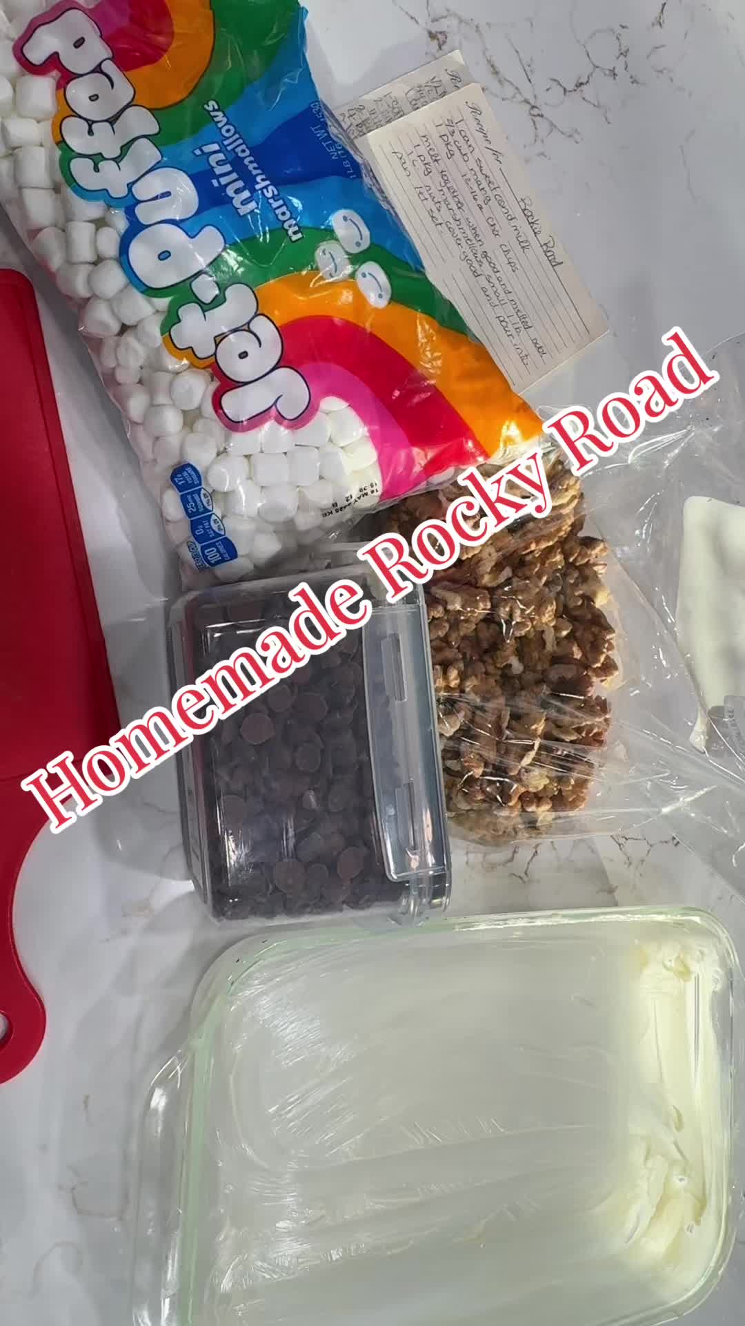 Holiday Candy! Homemade Rocky Road! #simplerecipe #rockyroad #chocolate #marshmallows #easytreats #christmasdessert #...
