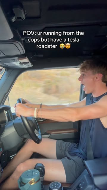 This is unreal 😭 😭 #skit #comedy #cantina #roadster #tesla