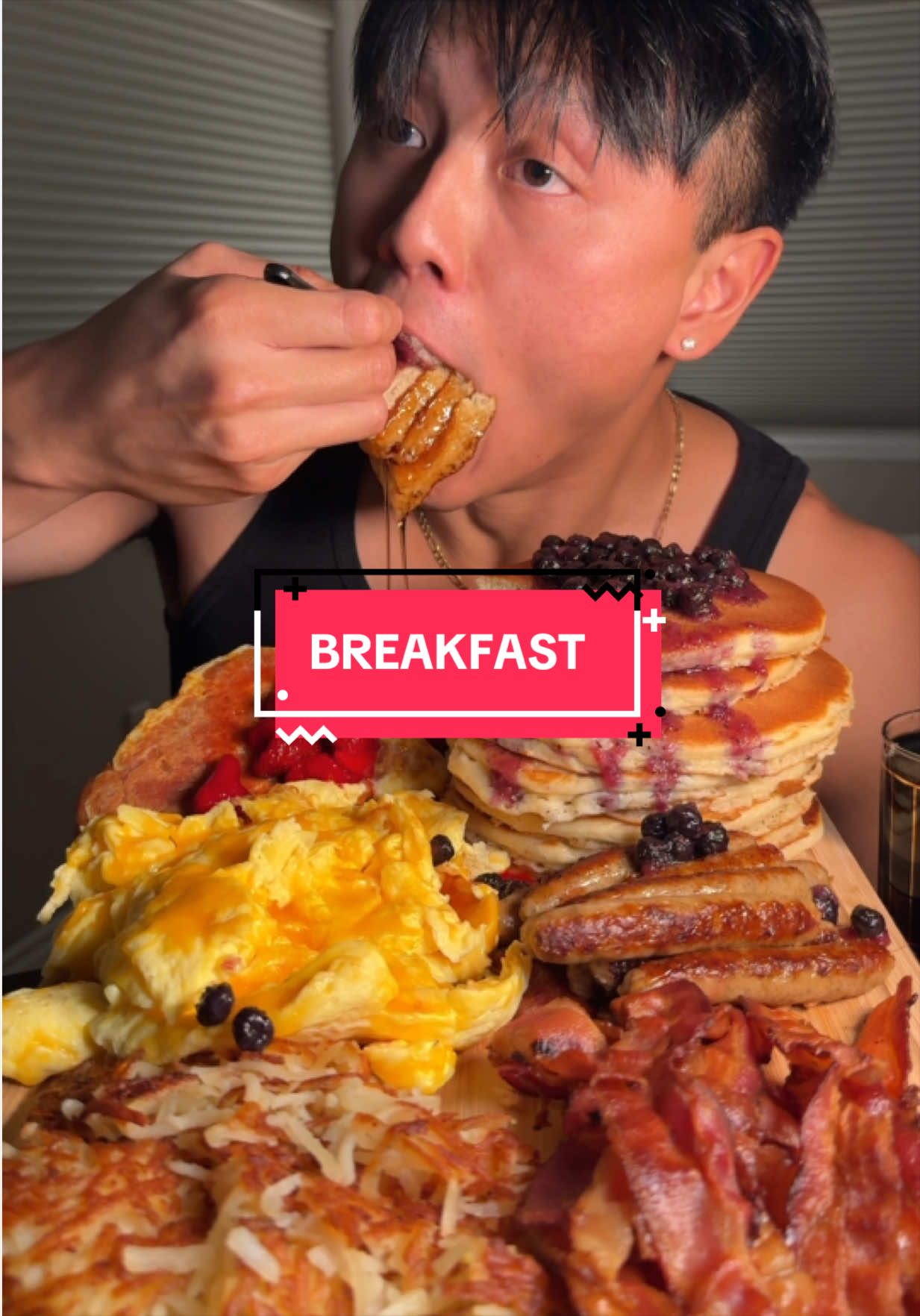 I couldn’t sleep at 4 AM so I decided to have a small breakfast… 🥞🥓🥚🧇🥔 @IHOP #fyp #mukbang #breakfast #food #foodie