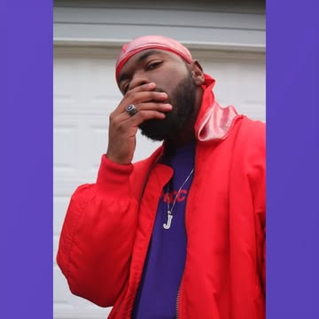 Roses are red 🌹, violets are not blue 💜, I got these waves but I’m trying to swim in something else too🌊😈. Song:...