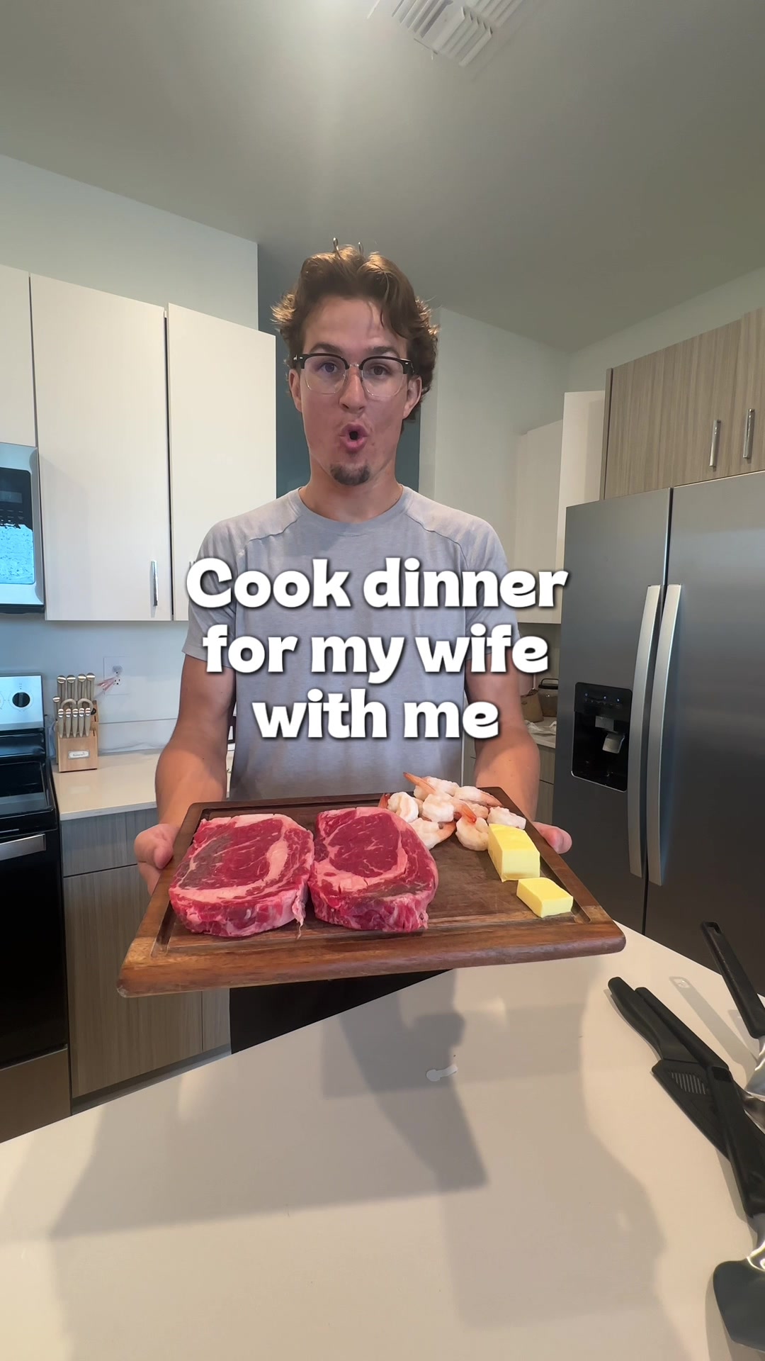 Cook dinner with me #married #cook #pregnant #dad #steak