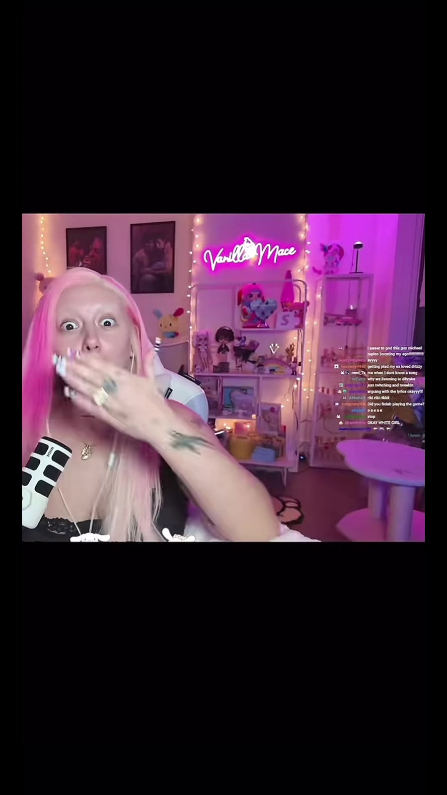 she literally didnt know the song and was mumbling random words not knowing this was coming hahah #twitchclips #vanil...