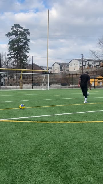 A little a bit of #jogabonito doesn’t hurt 🤷🏾‍♂️ . .. … …. ….. #fyp #explorepage #soccer