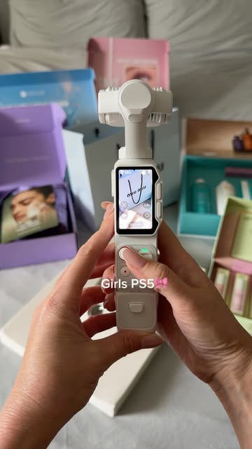 PS5 for girls? Nope… Insta360 LUNA Ultra @insta360 🎀📸 This little gadget completely changed the way I capture every...