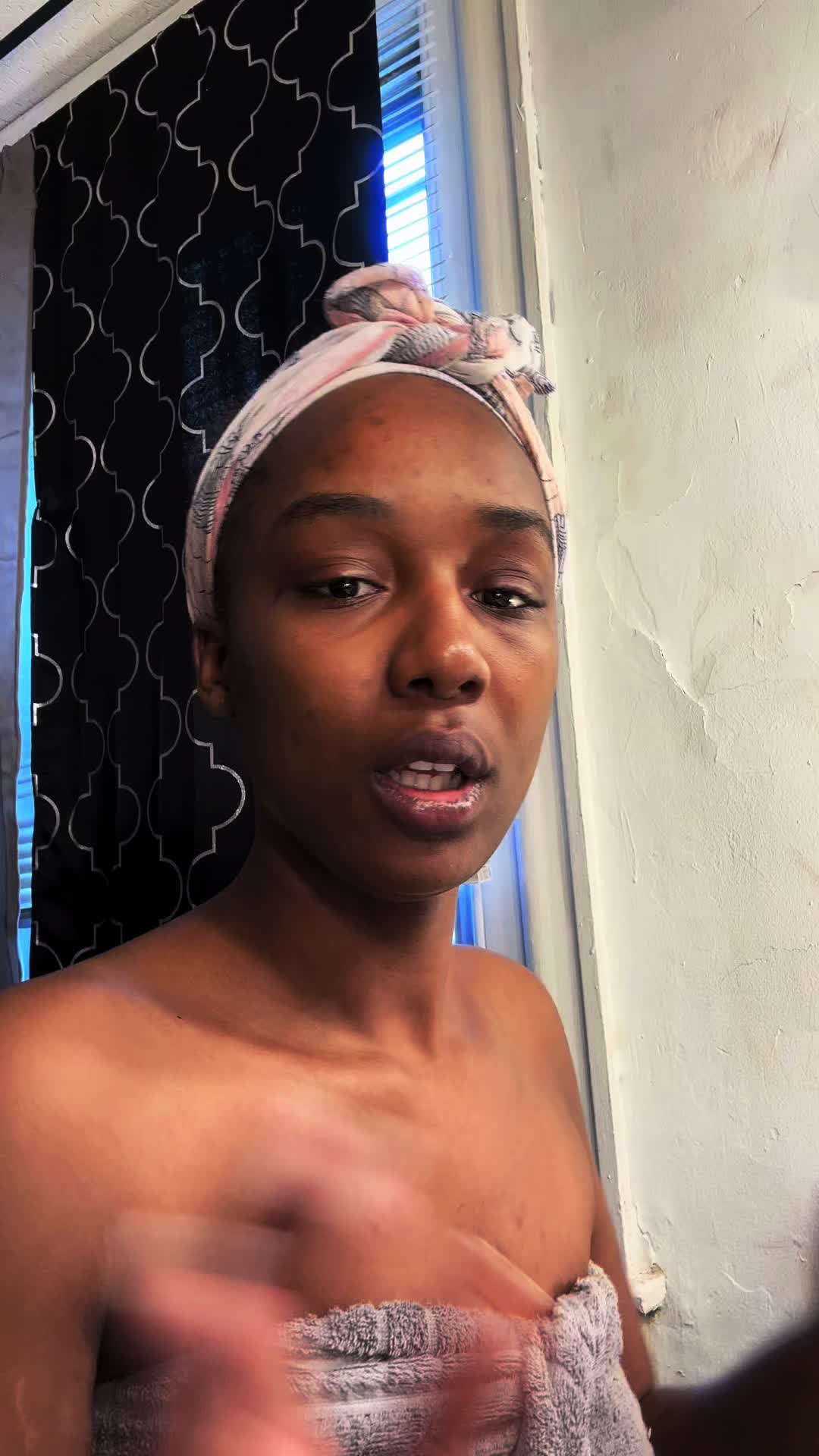 Doing my makeup for the day 🫶🏾 first time trying to do my make up on camera, this is not for the weak 🤧 lol….. #ma...