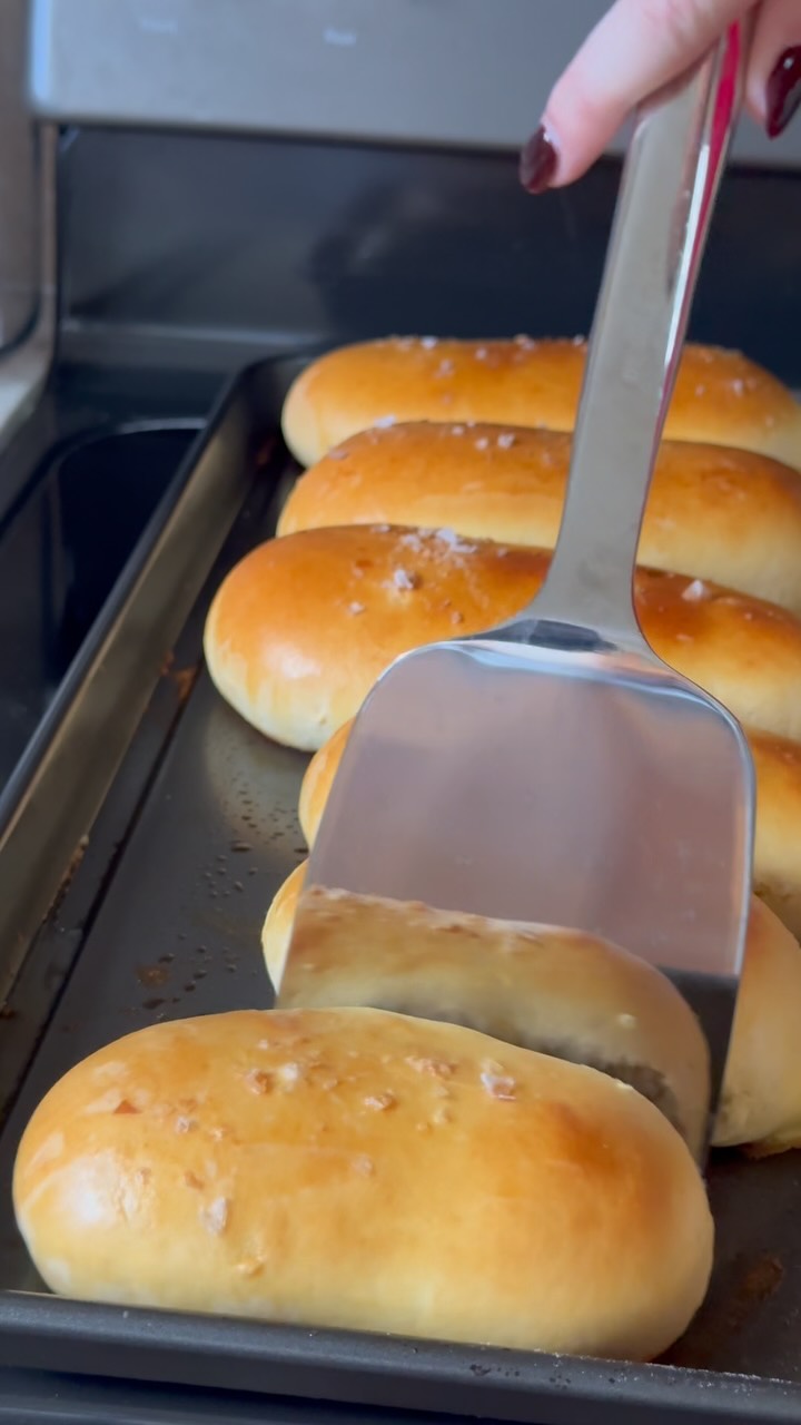 Homemade Runzas ❤️ Ingredients: Dough —— 4 1/2 cups All-Purpose Flour 1/4 cup Sugar 2 pkgs (1/4 oz) Yeast 1 tsp Salt...