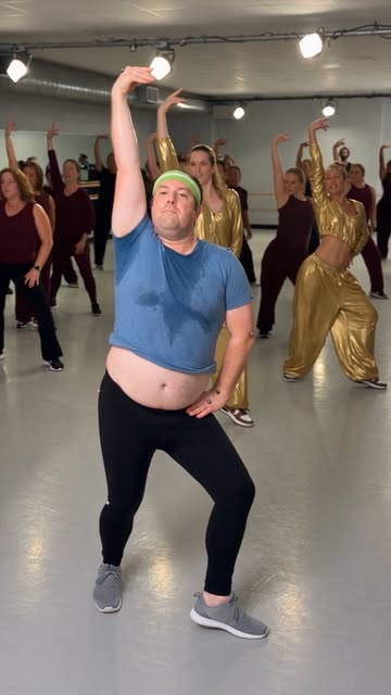 The latest social media dance trend, Bam Bam Dance! Everyone can do it... or at least try 🤣 #viraldance #dance #tren...