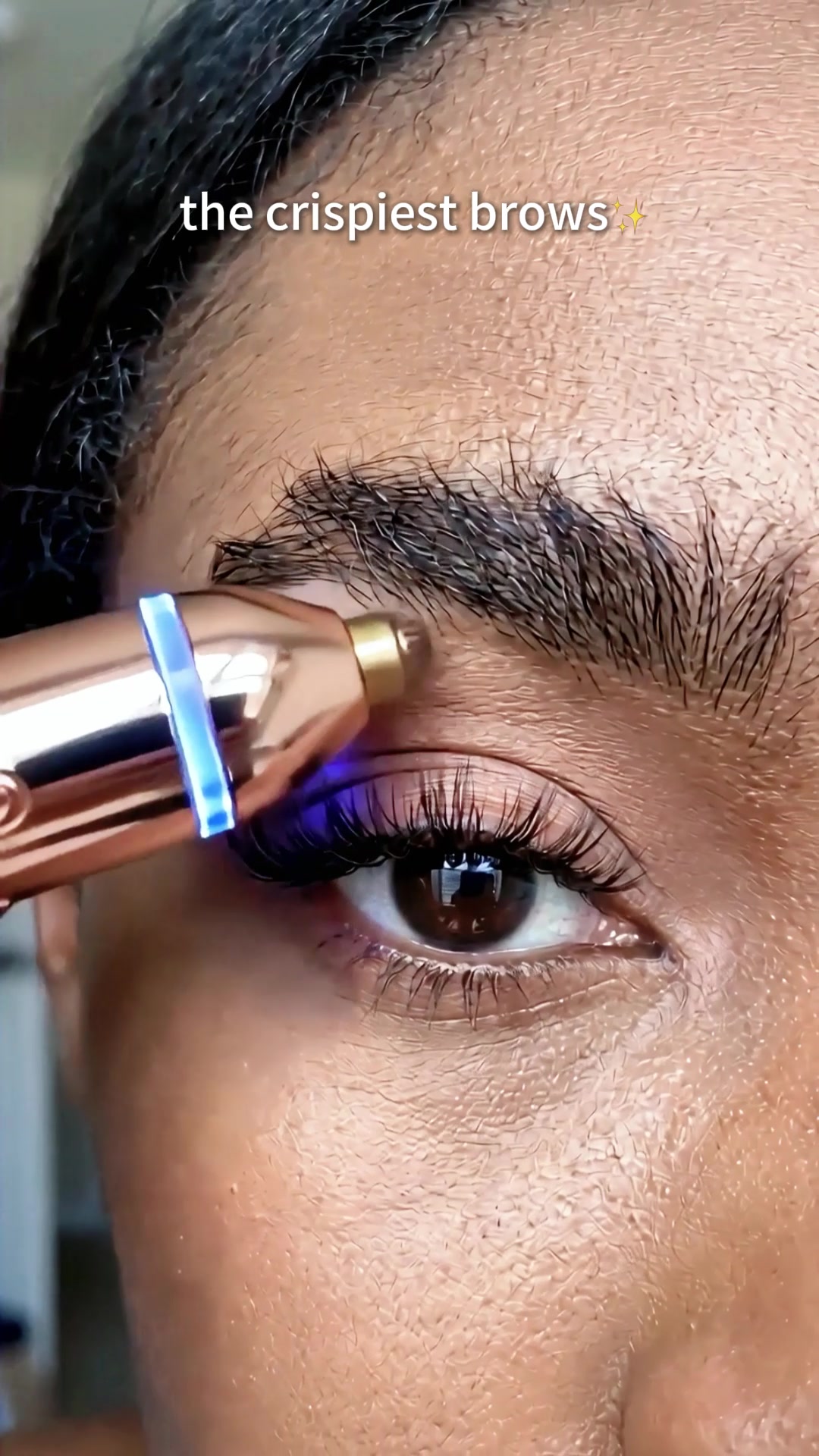 Beginner-friendly! Shape clean, sharp brows in just one minute! #eyebrowtrimmer #sohochic #facialhairremoval #beauty...