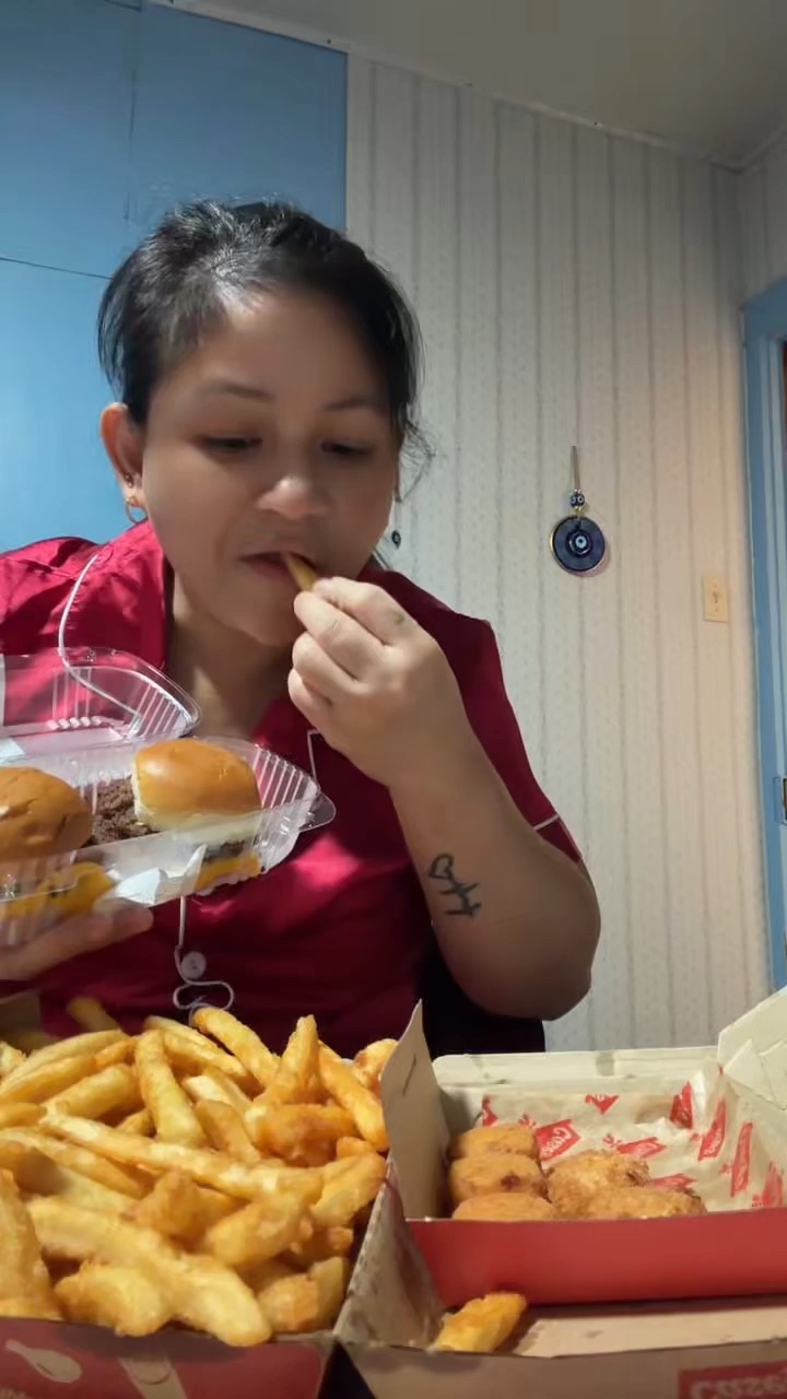 Eating Hardee’s