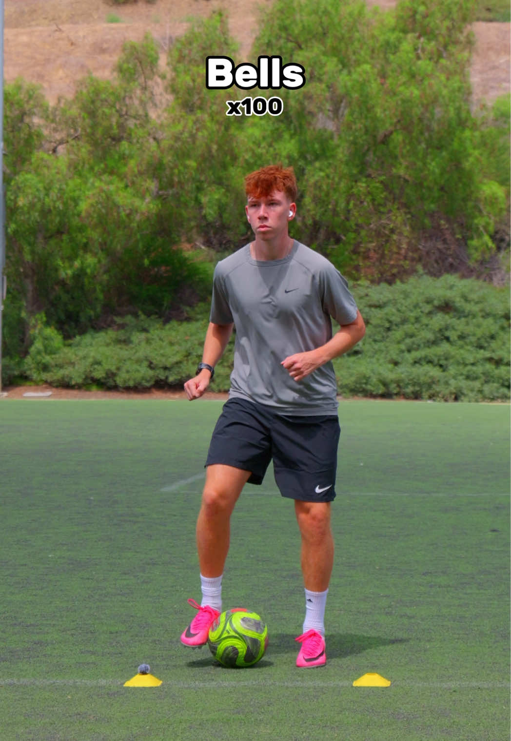 Do this 15 min a day for crazy results in your footwork 💪🏻🌩️⚽️ Follow for more 🙌🏻 #soccer #football #ballmastery...