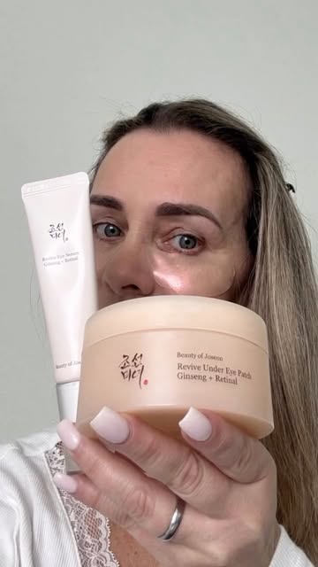 Producto recibido como regalo de @beautyofjoseon_official 🤍 Estoy probando su dúo para los ojos: primero aplico el s...