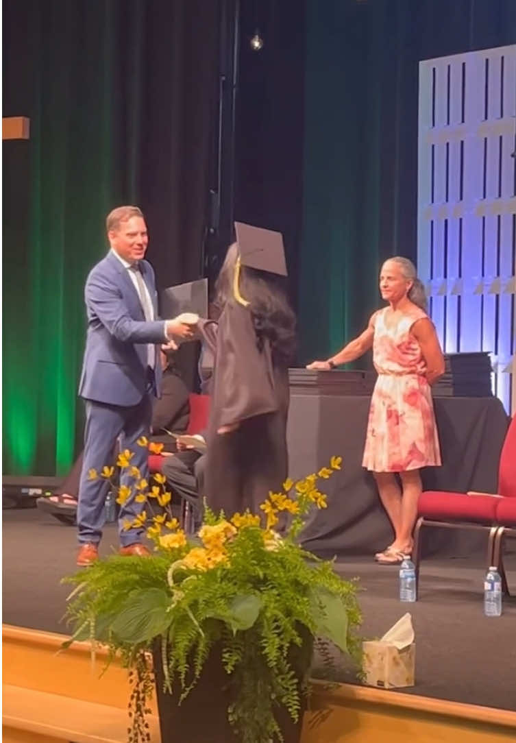 I guess we’ll never know 👩‍🎓#classof2025 #trends #graduation #senior #fyp