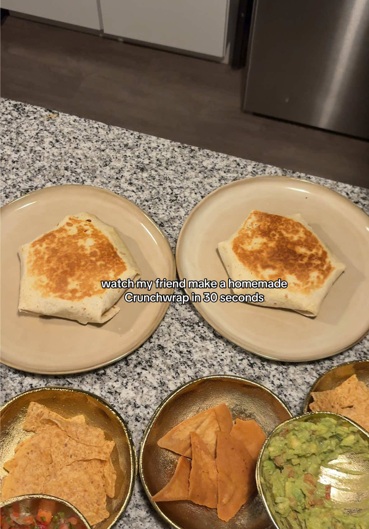 we have Taco Bell at home 🌮@Nathalia Velasquez @tacobell #girlsnight #cooking #foodtiktok #crunchwrap #dinnerideas