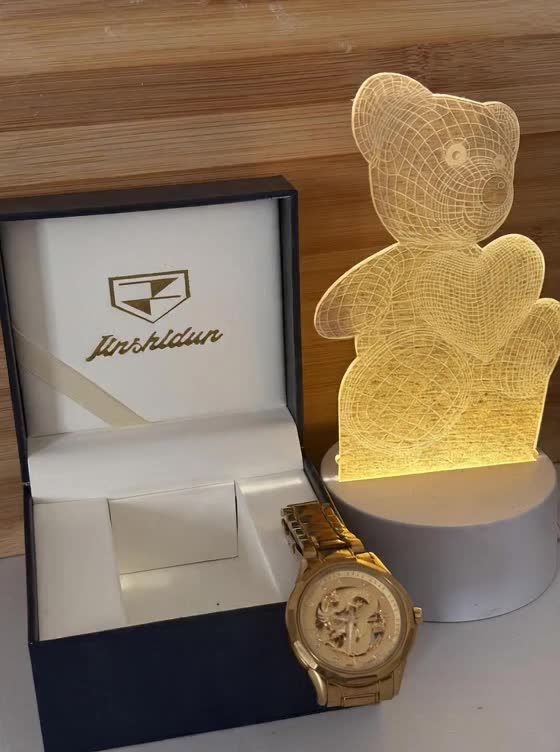 This gold watch instantly upgrades any outfit. I love the detailed face and bold luxury look. Unpaid UGC portfolio sa...