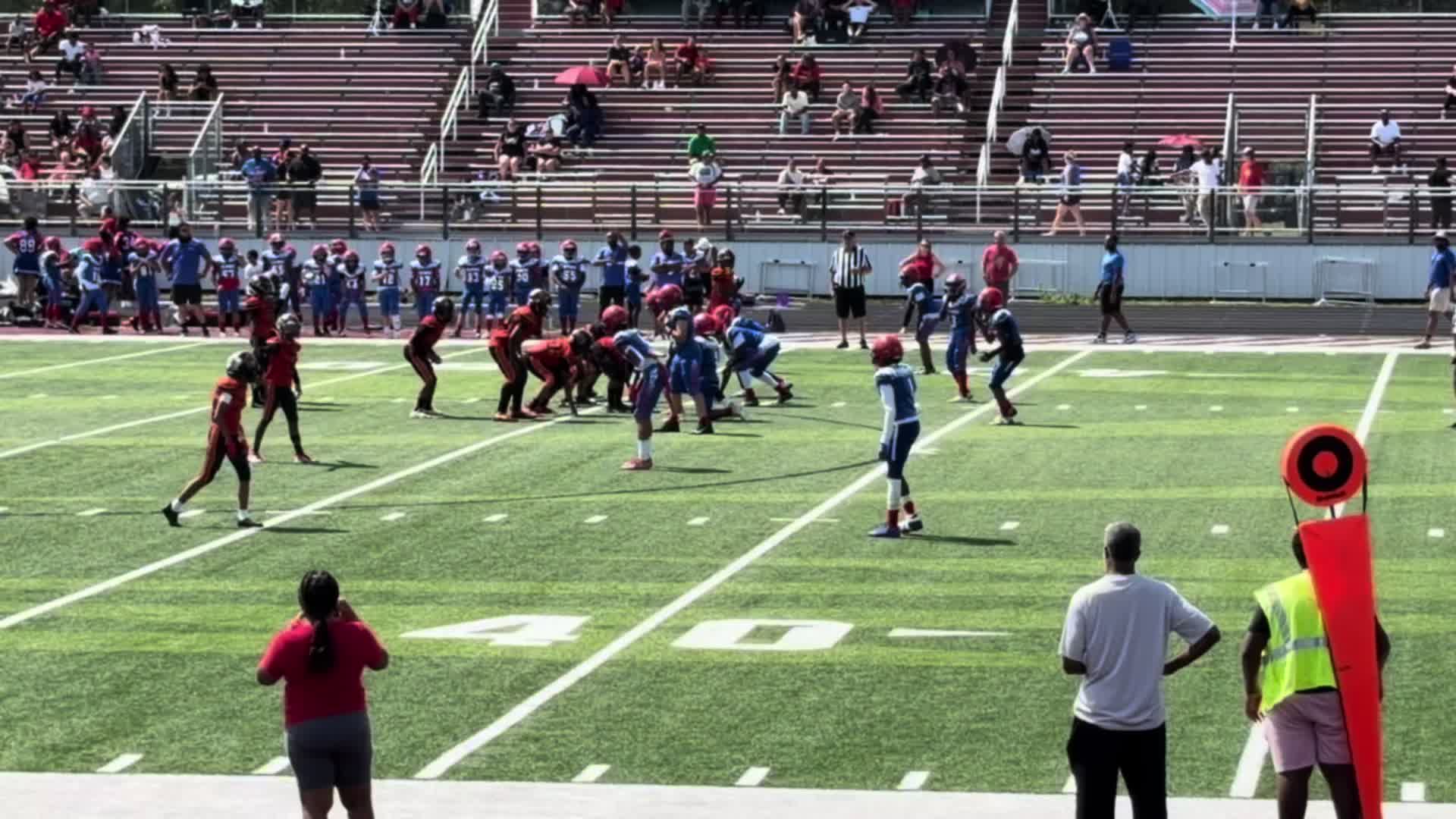 Best show on turf…if you see this, tag espn in the comments @ESPN #youthfootballhighlight #footballtiktok #espn #kids...
