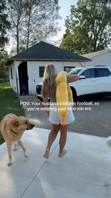 I hate when it’s blue job season😅 #footballwife #coacheswife #wifeproblems #spousehumor #bluejobs