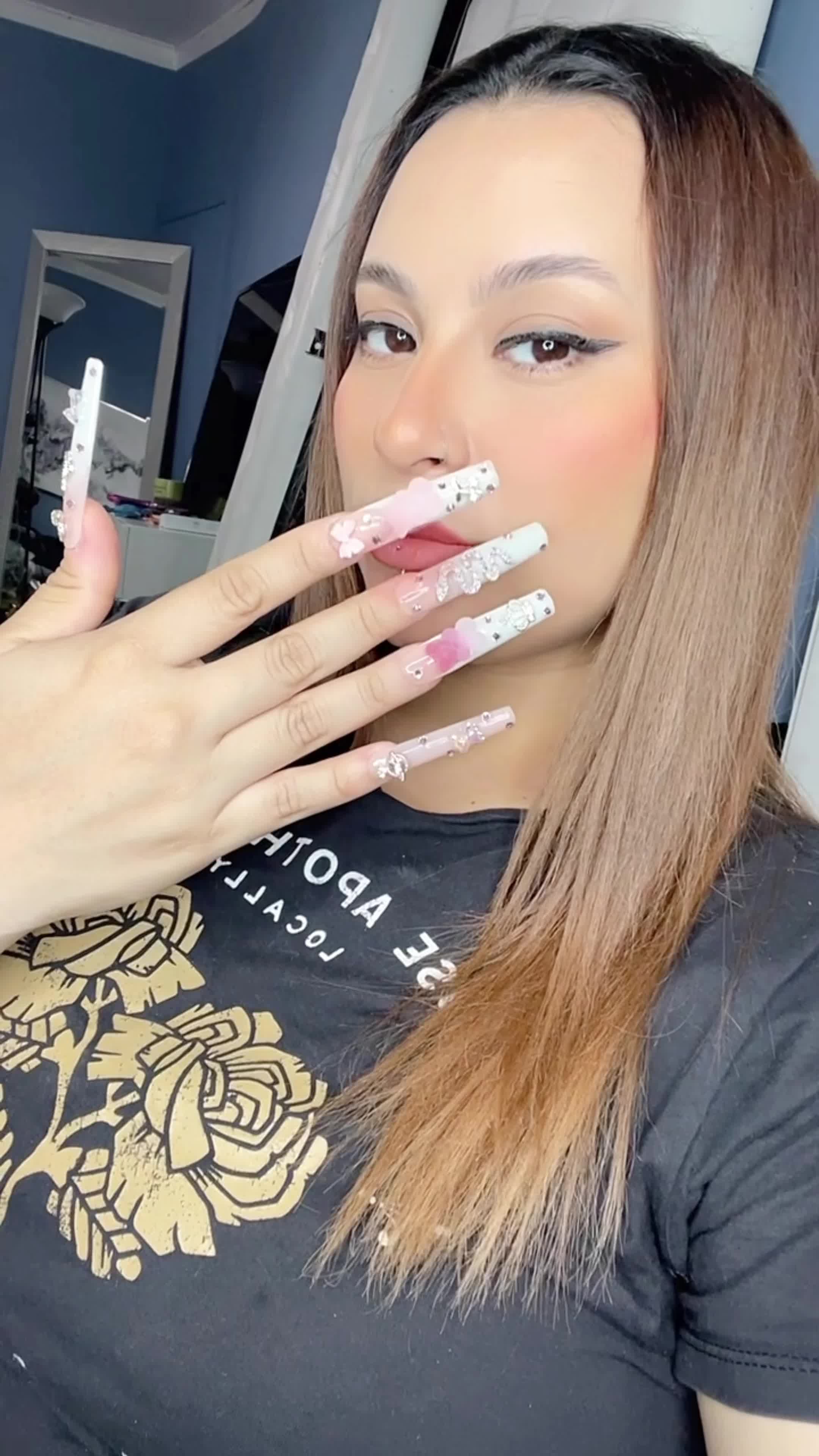 No hay pretexto para no lucir unas uñas bellas 💅🏻 #nails #nailspresson #pressonnails #tiktokshop #tiktokshopsummersale