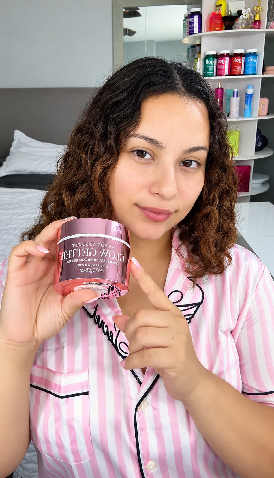 Una crema , piel suave y ese olor cito rico que te hace querer usarla todos los días ✨ #victoriaSecret #vspartner #Bo...