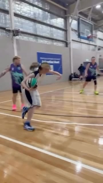 THAT’S A TRAVEL REF 🤨✈️ |FOLLOW FOR MORE| #ddeeuucceee #basketball #travel #hooping #referee