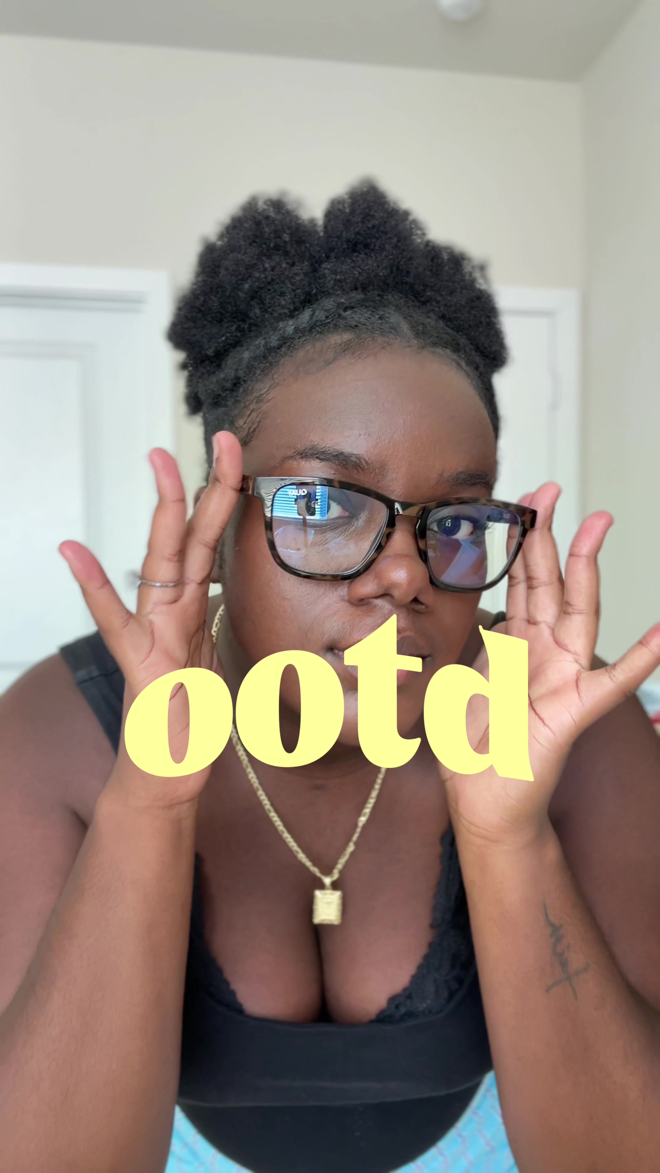Keeping it comfy and cute at 26 weeks pregnant ✨🤰🏾@Old Navy @Gap @Quay @Walmart @target @Olehenriksen @Clean Reserv...