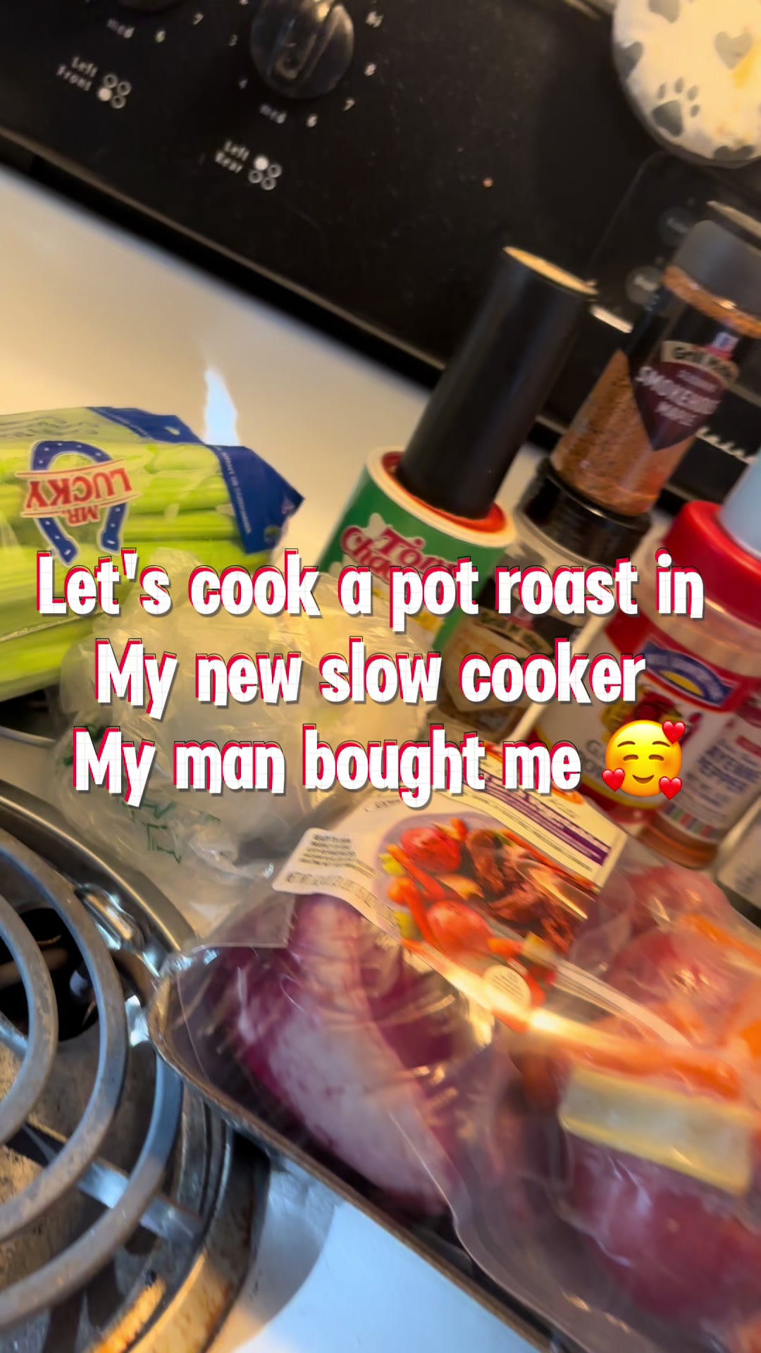 Pot roast is my new pioneer woman slow cooker my man bought me🥰‼️@tylergarza1 #pioneerwoman #slowcookerrecipe ##tikt...