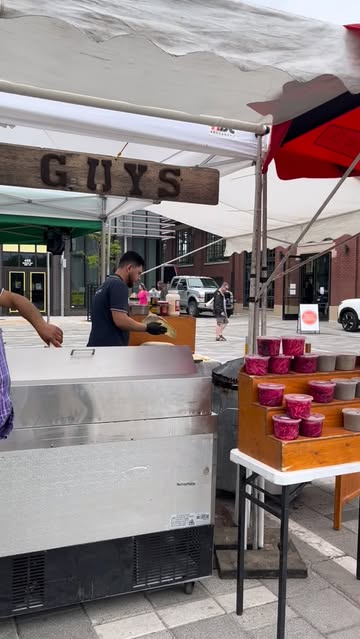 FALAFEL GUYS has some of the BEST authentic falafel in Ottawa! 🧆🔥 Every bite is worth it. Their zaatar pie is an ab...