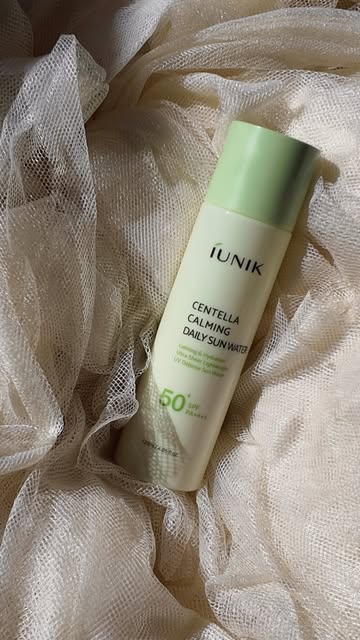 The kind of SPF that actually makes me WANT to wear sunscreen every day ☀️🤍 Definitely staying in my summer skincare...