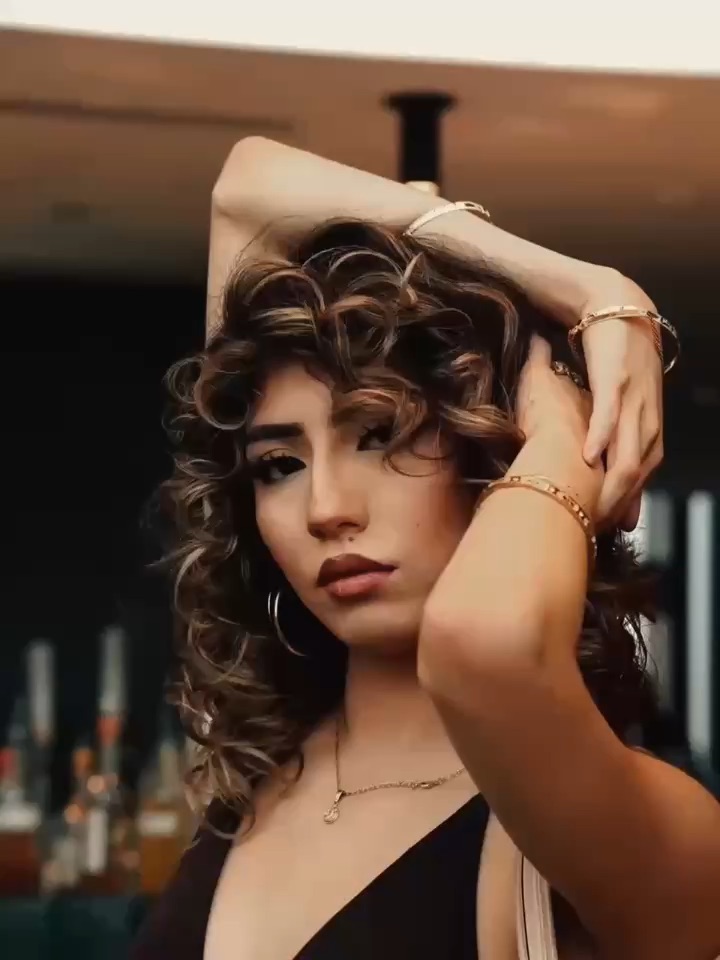 Hair/makeup stylist