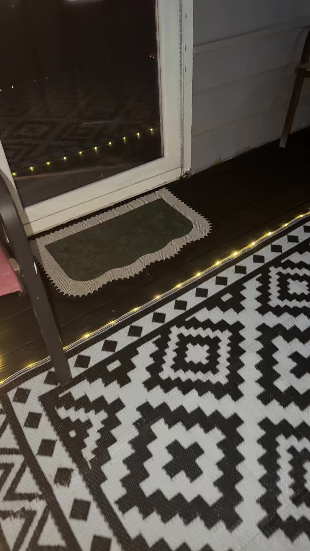 En realidad es para el baño la alfombra pero yo la utilice aquí afuera y me encantó #mat #rug #falldealsforyou #fyp