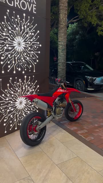 … . . . . . #explore #supermoto #ducati #desmo #explorepage