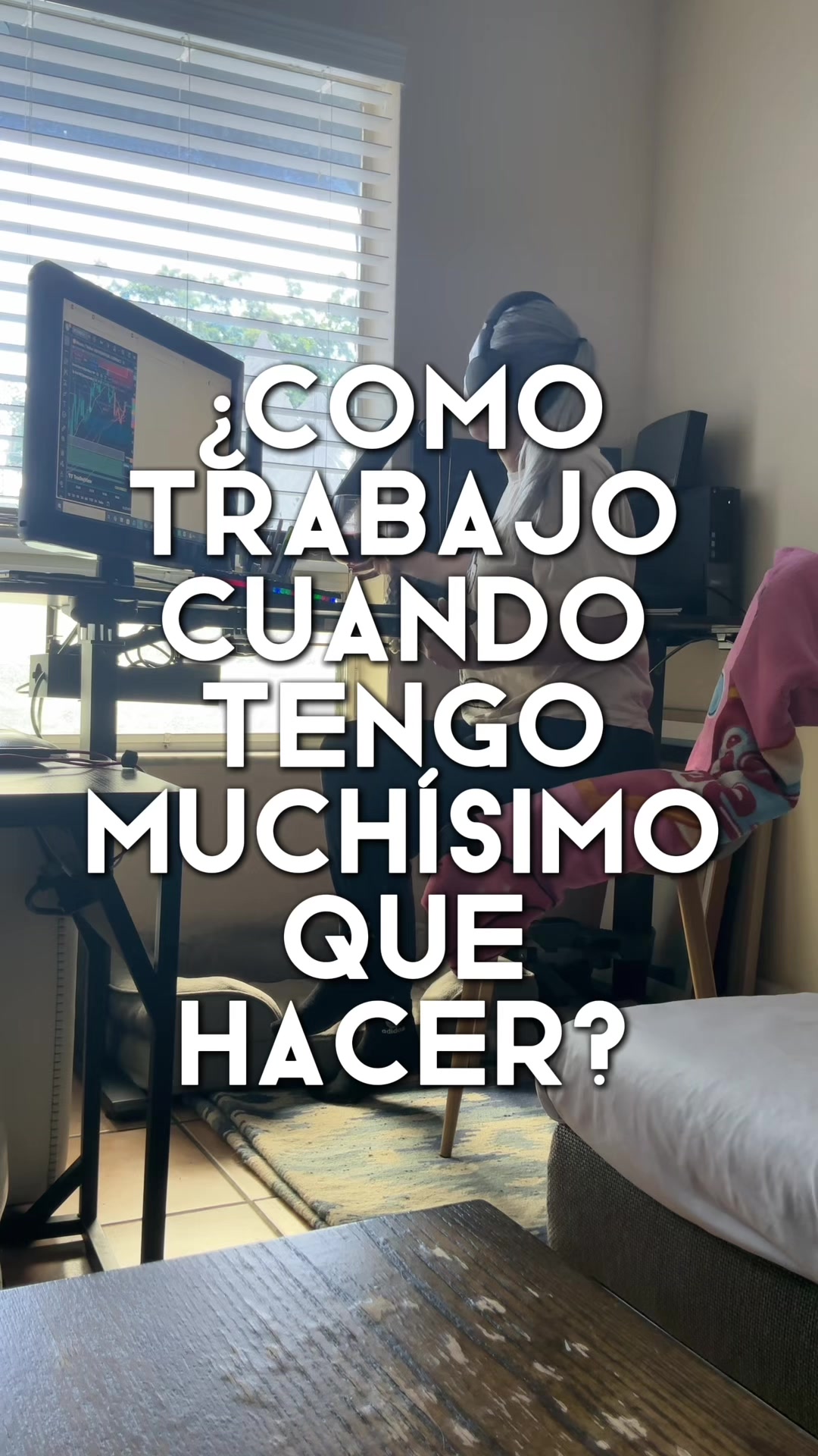 POV: intentas trabajar, moverte un poquito… y Kaya decide que también es hora de descansar. 😂🐾 Así me gusta crear U...