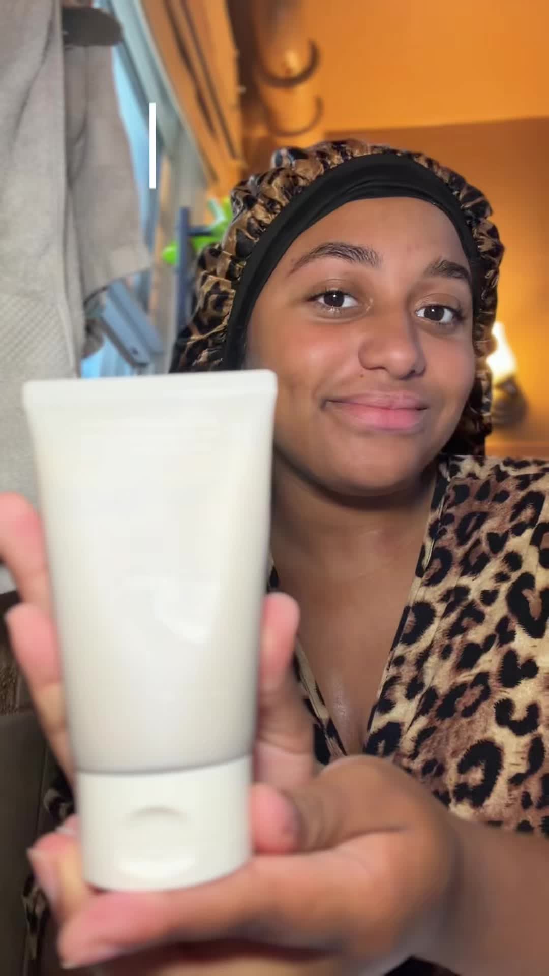 GRWM: Using the Inyoe dough cleanser ✨ My skin is glowing and i’m feeling heavenly. I’d definetly recommend if you wa...