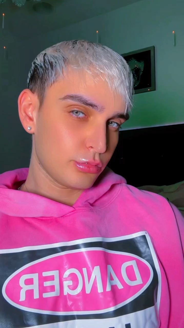 Halloween makeup video